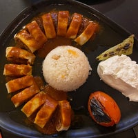 รูปภาพถ่ายที่ Katatürk Turkish Restaurant โดย Yavuz เมื่อ 1/6/2020