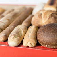 3/22/2017 tarihinde Il Forno Bakeryziyaretçi tarafından Il Forno Bakery'de çekilen fotoğraf