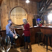 Foto diambil di Unionville Vineyards oleh Dan H. pada 3/12/2022