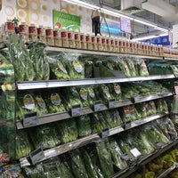Photo taken at Sheng Siong Supermarket 昇菘超市 by Kok Ming N. on 4/19/2018