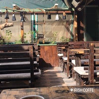 Foto diambil di Irish Coffee oleh Ayşe N. pada 11/6/2022
