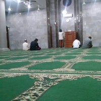 Photo taken at Masjid Jami&amp;#39; Al Istiqomah by Rimansyah T. on 4/18/2013