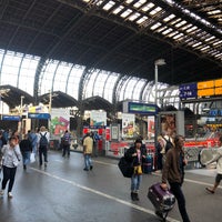 Photo taken at Hamburg Hauptbahnhof by Kenneth M. on 9/2/2019