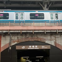 Photo taken at JR 新橋駅 烏森口 by 浜ちゃん on 12/3/2023