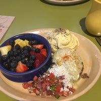 Photo taken at Snooze, an A.M. Eatery by Ian T. on 6/22/2018