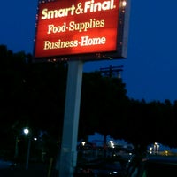 Photo taken at Smart &amp;amp; Final by Darius S. on 4/14/2017
