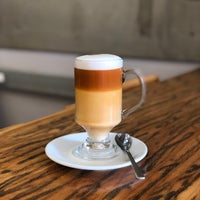 Photo prise au CUPOCAFE Coffee Bar par Cupocafe C. le9/16/2020