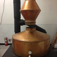 Foto tirada no(a) Copper Fiddle Distillery por Brad D. em 5/22/2014