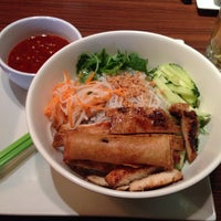 Das Foto wurde bei Thai Thai Restaurant von Lily O. am 9/7/2014 aufgenommen