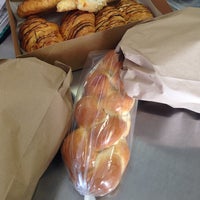 Das Foto wurde bei German Bread Bakery von Ann D. am 12/24/2014 aufgenommen
