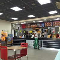 Photo taken at Burger King by Seyhun A. on 6/22/2016
