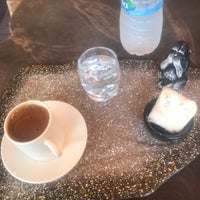 Photo prise au Mymuun Coffee &amp;amp; Lounge par Serdar Y. le8/8/2021