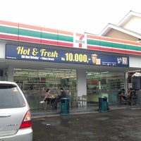 Photo taken at 7-Eleven by Ibrahim A. on 3/22/2013