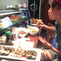 Foto scattata a Off The Hook Sushi da TOP S. il 9/30/2016