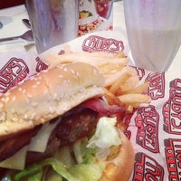 Photo taken at Ruby&amp;#39;s Diner by Edgarr G. on 7/10/2013