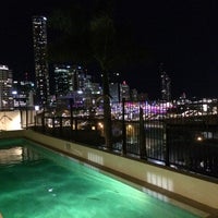 Photo taken at Brisbane City YHA by Ruben K. on 9/3/2016