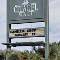 รูปภาพถ่ายที่ Citadel Mall โดย Jack K. เมื่อ 2/2/2020