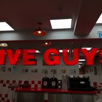 Photo taken at Five Guys by Naif . on 7/21/2018