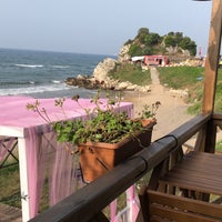 Photo taken at Denizatı Beach &amp;amp; Cafe by Dilek R. on 6/9/2018