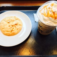 Photo taken at Starbucks by シオン on 5/1/2017