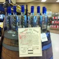 4/17/2011にMichael S.がMid Valley Wine &amp; Liquorで撮った写真