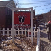 Photo prise au Mystery Spot Antiques par Kate M. le2/19/2012