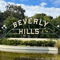 Photo taken at Beverly Hills Sign by 五山イツキ on 1/30/2024