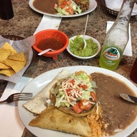 Снимок сделан в Rosita&amp;#39;s Mexican Restaurant пользователем Curt W. 12/10/2017