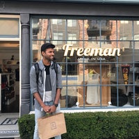 รูปภาพถ่ายที่ Freeman โดย Saksham G. เมื่อ 7/8/2017