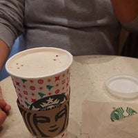 Photo taken at Starbucks by Zyanya A. on 12/1/2022