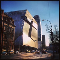 รูปภาพถ่ายที่ The Cooper Union Library โดย Adam S. เมื่อ 1/6/2013