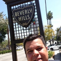Photo taken at Beverly Hills Gateway by Luiz N. on 4/23/2013