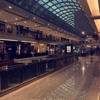 Foto tirada no(a) The Galleria por Abdulrahman em 9/13/2017