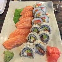 รูปภาพถ่ายที่ Sumi Sushi Delivery โดย Nicolás S. เมื่อ 8/11/2016