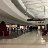 Photo taken at United Airlines Premier Access Counter by Hin T. on 12/12/2019