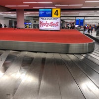 Photo taken at Baggage Claim by Hin T. on 5/9/2018