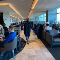 Photo taken at United Polaris Lounge by Hin T. on 1/21/2019