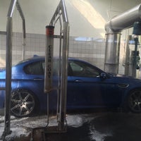 Photo taken at Topanga Hand Car Wash &amp;amp; Detail Center by Viktoria I. on 10/23/2014