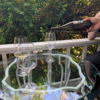 Снимок сделан в Winery Sixteen 600 Tasting House пользователем Marty O. 6/14/2019