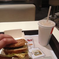Photo taken at McDonald&amp;#39;s by ДЭНЧИК🔫 on 5/3/2013