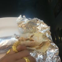 Das Foto wurde bei İstanbul Doner Kebab von Misha J. am 5/18/2017 aufgenommen