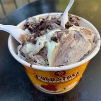 Photo taken at Cold Stone Creamery by Teatimed on 8/31/2019