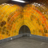 Photo taken at MTA Subway - 81st St/Museum of Natural History (B/C) by Trista R. on 9/3/2023