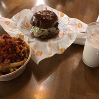 5/23/2017에 John S.님이 Burger Parlor에서 찍은 사진