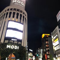 Photo taken at Jin-nan 1-chome Intersection by Chii Y. on 11/3/2020