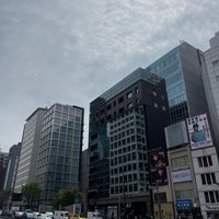 Photo taken at Gaienmae Intersection by Chii Y. on 4/23/2022