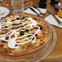 Photo taken at Gülen Pizza by Cihat on 4/27/2019