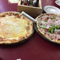 Photo taken at Happy&amp;#39;s Pizza by Ars M. on 7/15/2017