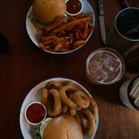 5/17/2023 tarihinde Cory R.ziyaretçi tarafından Otto&amp;#39;s Burger'de çekilen fotoğraf