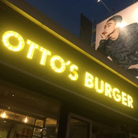 Photo taken at Otto&amp;#39;s Burger by Cory R. on 9/23/2015
